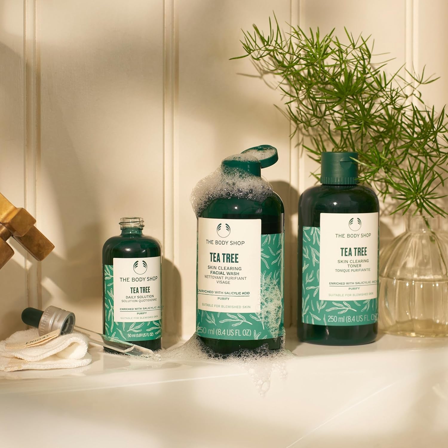 Tea Tree Skin Clearing Facial Wash – Purifying Vegan Face Wash for Oily, Blemished Skin – 8.4 Oz